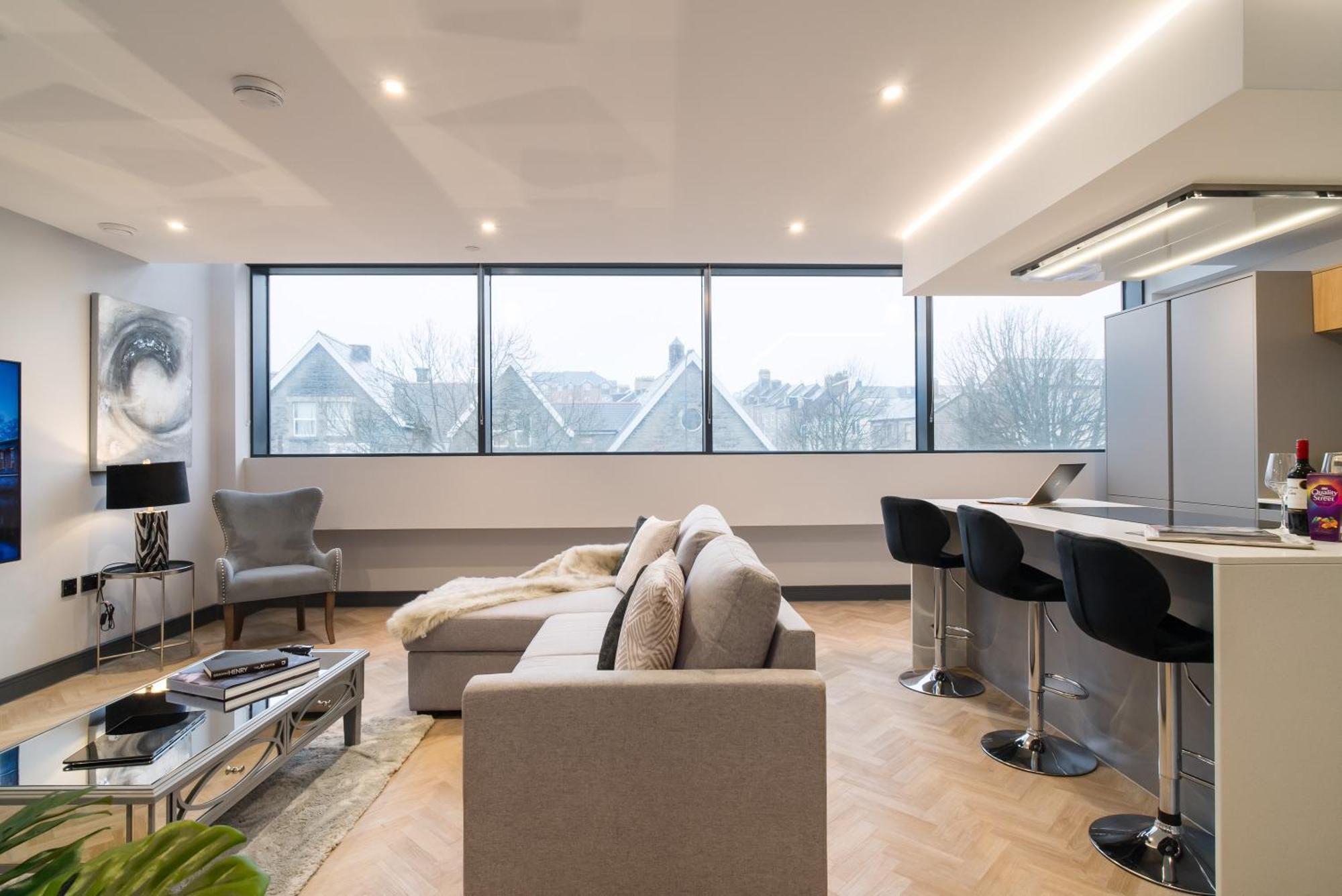 Luxe Apartments, The Moorwell, Parking, Gym - 10Mins Cardiff City Ctr Phòng bức ảnh